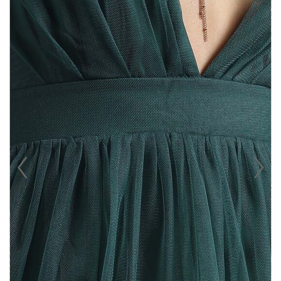 Showpo Women's Like a Vision Emerald Mesh High Slit Spaghetti Strap Gown Size 8 - Picture 5 of 11